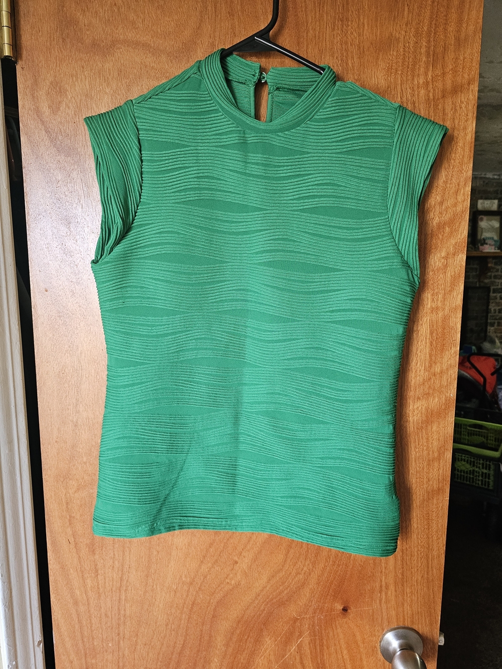 Women's Textured Green Sleeveless Tank Top